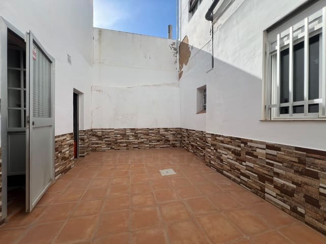 Casa de 5 habitaciones en Lepe en venta - 140.000 € (Ref: 10182388)