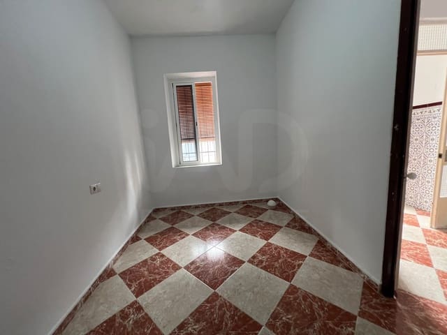 Casa de 5 habitaciones en Lepe en venta - 140.000 € (Ref: 10182388)