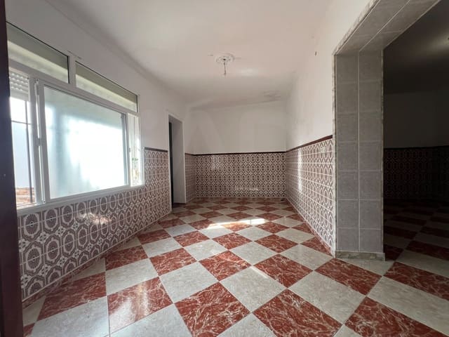 Casa de 5 habitaciones en Lepe en venta - 140.000 € (Ref: 10182388)
