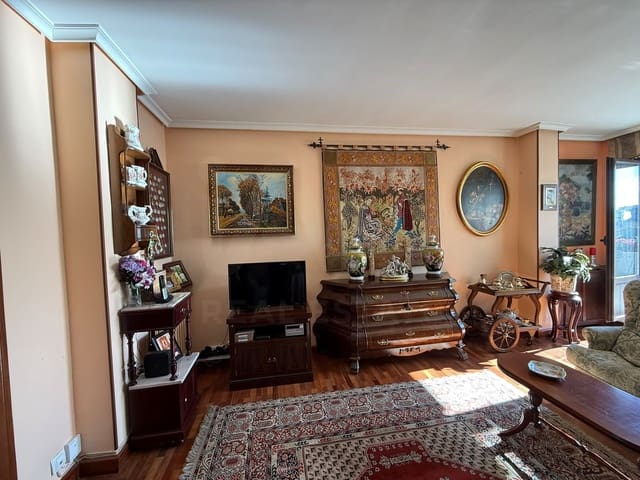 3 soveværelse Lejlighed til salg i León by med garage - € 440.000 (Ref: 10182389)