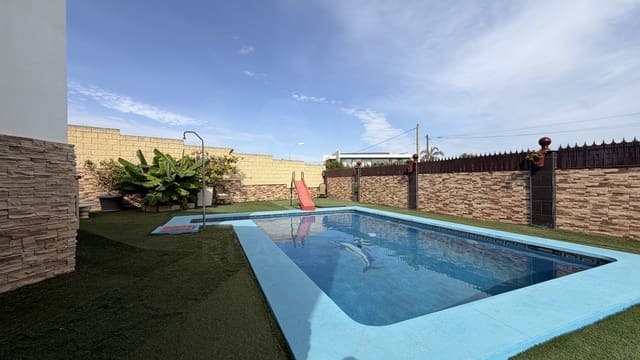 Casa de 4 habitaciones en Alhaurín de la Torre en venta con piscina garaje - 569.900 € (Ref: 10182392)