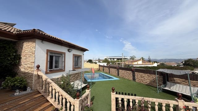 Casa de 4 habitaciones en Alhaurín de la Torre en venta con piscina garaje - 569.900 € (Ref: 10182392)