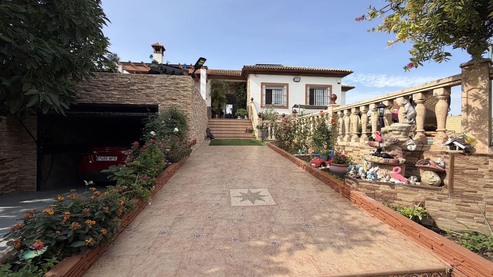 Casa de 4 habitaciones en Alhaurín de la Torre en venta con piscina garaje - 569.900 € (Ref: 10182392)