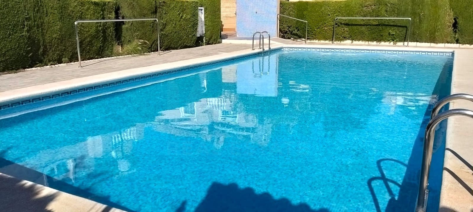 Adosado de 2 habitaciones en Torrevieja en venta con piscina - 197.000 € (Ref: 10182393)