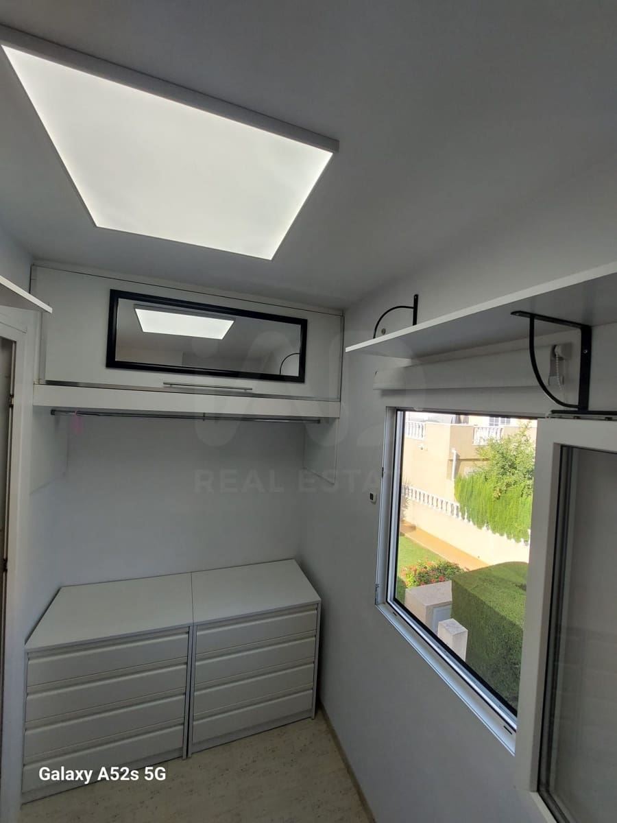 Adosado de 2 habitaciones en Torrevieja en venta con piscina - 197.000 € (Ref: 10182393)