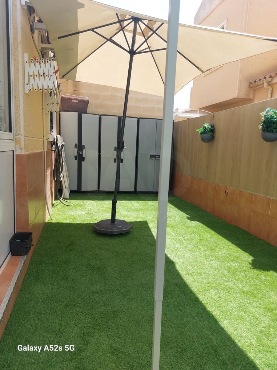 Adosado de 2 habitaciones en Torrevieja en venta con piscina - 197.000 € (Ref: 10182393)