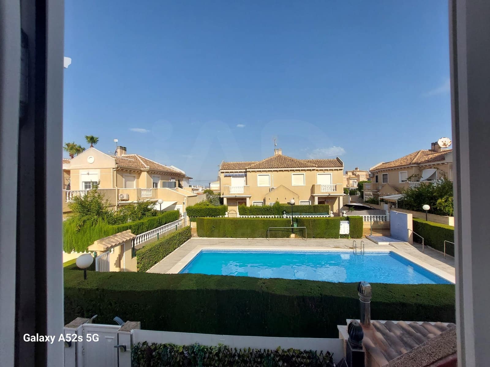Adosado de 2 habitaciones en Torrevieja en venta con piscina - 197.000 € (Ref: 10182393)