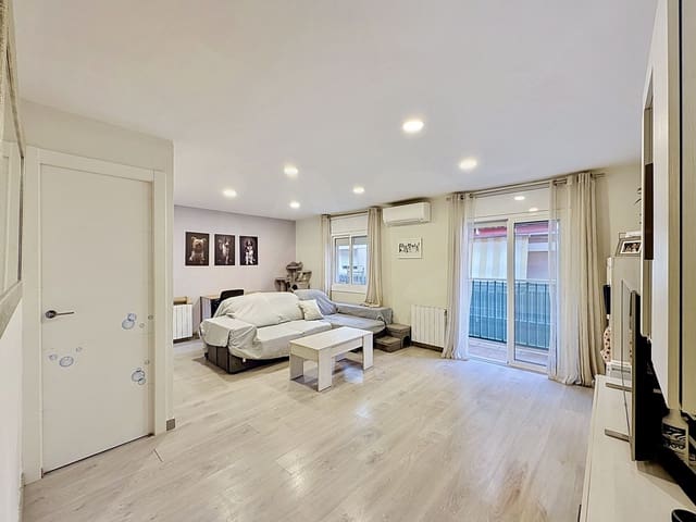 2 bedroom Apartment for sale in Sant Joan Despí - € 238,000 (Ref: 10182395)