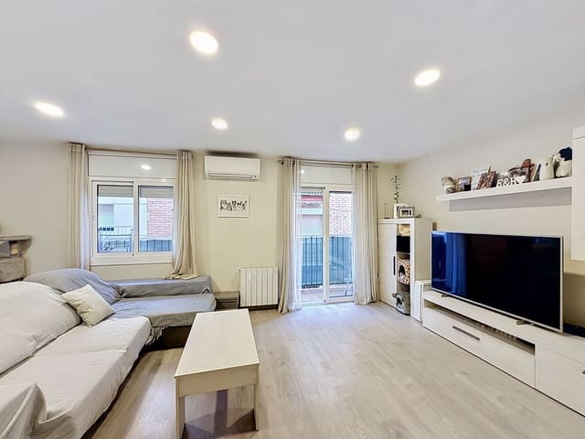 2 bedroom Apartment for sale in Sant Joan Despí - € 238,000 (Ref: 10182395)