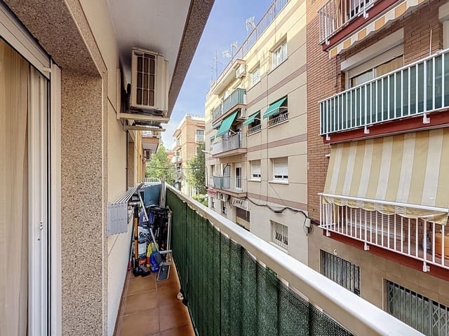 2 bedroom Apartment for sale in Sant Joan Despí - € 238,000 (Ref: 10182395)