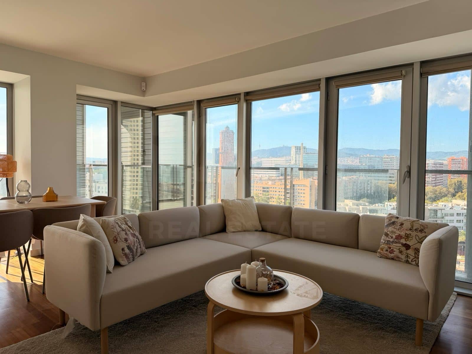 3 bedroom Apartment for rent in Barcelona city with pool garage - € 3,600 (Ref: 10182400)