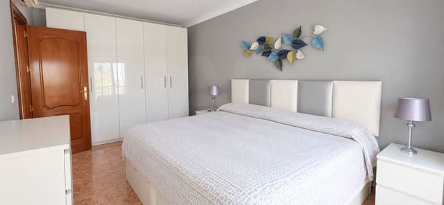 4 sypialnia Dom na sprzedaż w Haza del Campillo, Miasto Málaga z garażem - 500 000 € (Ref: 10183902)
