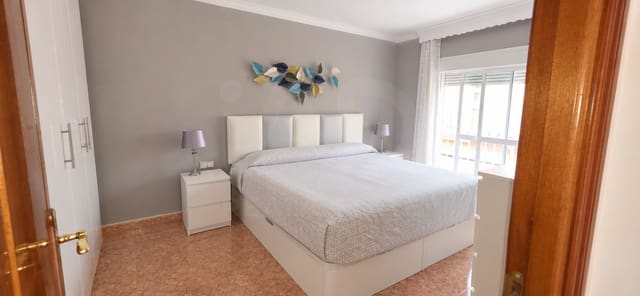 4 sypialnia Dom na sprzedaż w Haza del Campillo, Miasto Málaga z garażem - 500 000 € (Ref: 10183902)