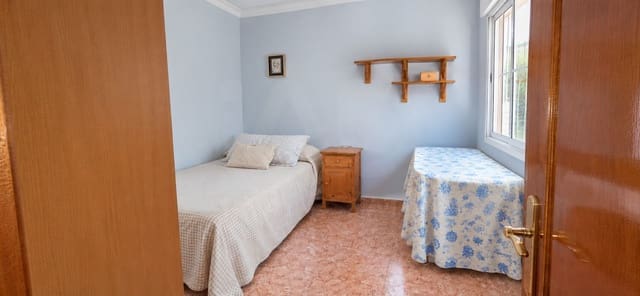 4 sypialnia Dom na sprzedaż w Haza del Campillo, Miasto Málaga z garażem - 500 000 € (Ref: 10183902)