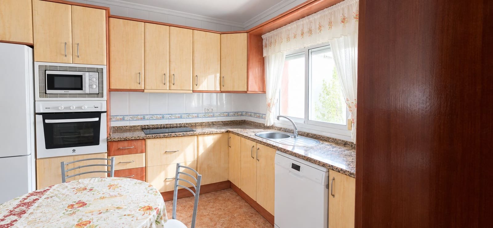 4 slaapkamer Huis te koop in Malaga stad met garage - € 500.000 (Ref: 10183902)