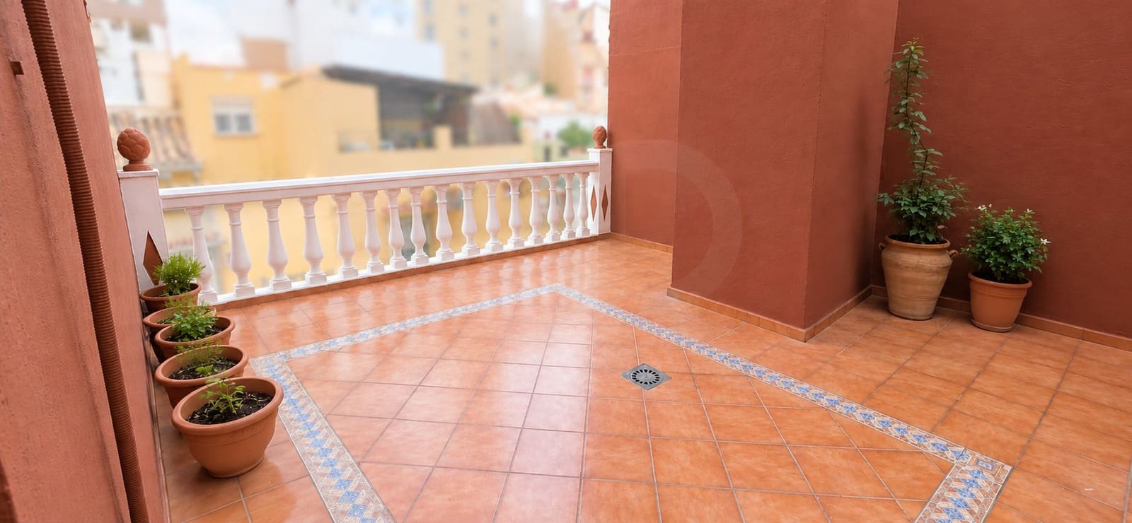 4 slaapkamer Huis te koop in Malaga stad met garage - € 500.000 (Ref: 10183902)