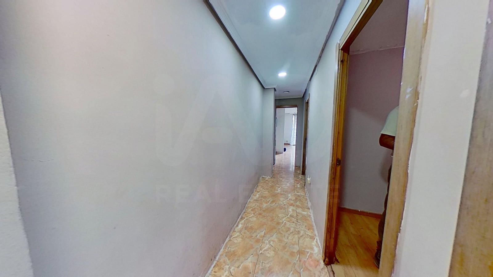 2 soveværelse Lejlighed til salg i Alicante by - € 186.000 (Ref: 10183904)