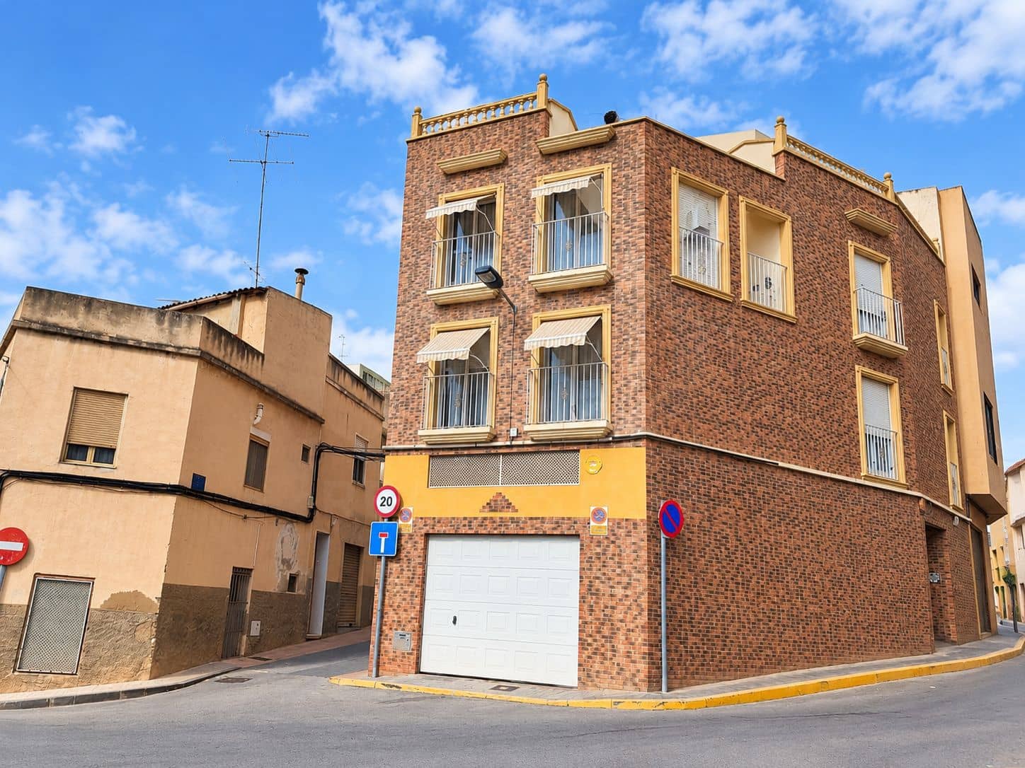 4 slaapkamer Huis te koop in Crevillente / Crevillent met garage - € 299.000 (Ref: 10183906)