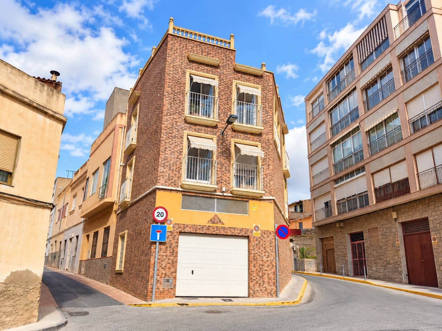 4 slaapkamer Huis te koop in Crevillente / Crevillent met garage - € 299.000 (Ref: 10183906)