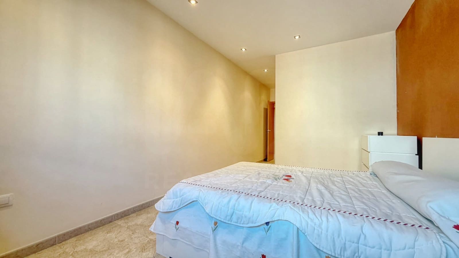 Apartamento de 2 habitaciones en Almassora / Almazora en venta con garaje - 133.000 € (Ref: 10183910)