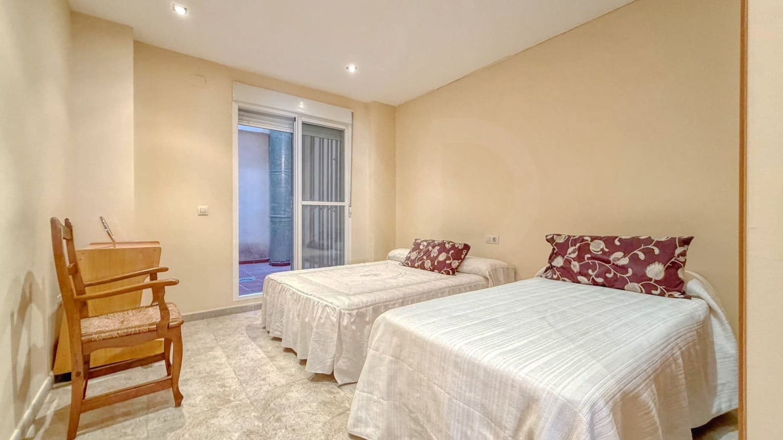 Apartamento de 2 habitaciones en Almassora / Almazora en venta con garaje - 133.000 € (Ref: 10183910)