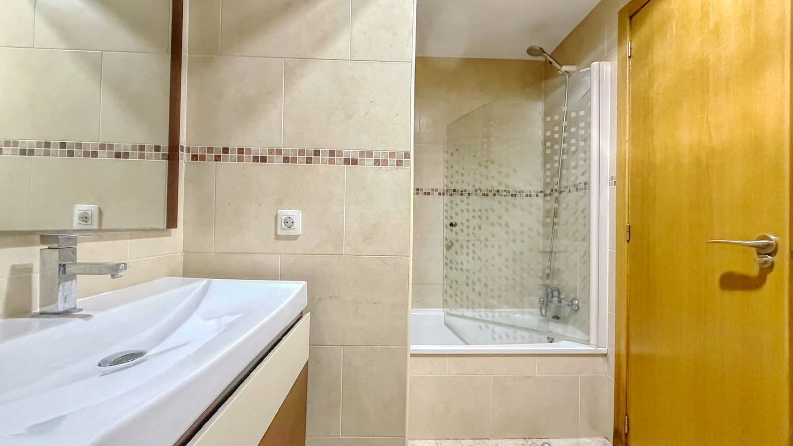 Apartamento de 2 habitaciones en Almassora / Almazora en venta con garaje - 133.000 € (Ref: 10183910)