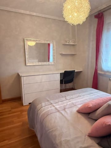3 bedroom Apartment for sale in Villaquilambre with garage - € 245,000 (Ref: 10184093)