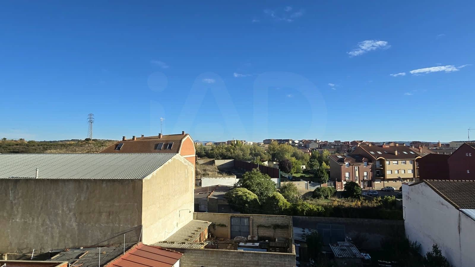 3 bedroom Apartment for sale in Villaquilambre with garage - € 245,000 (Ref: 10184093)