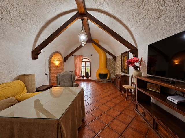 5 bedroom Finca/Country House for sale in Guadix with pool garage - € 445,000 (Ref: 10184105)
