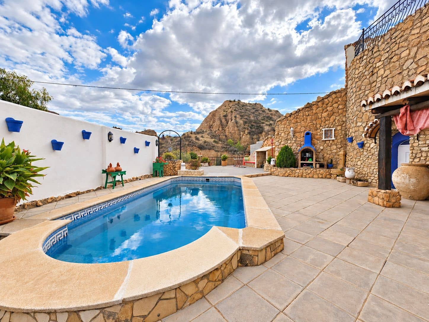 5 bedroom Finca/Country House for sale in Guadix with pool garage - € 445,000 (Ref: 10184105)