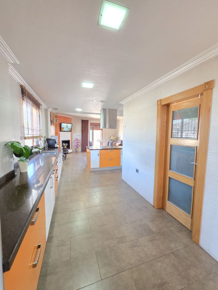 Hus til salgs i El Raal med garasje - € 424 200 (Ref: 10184108)