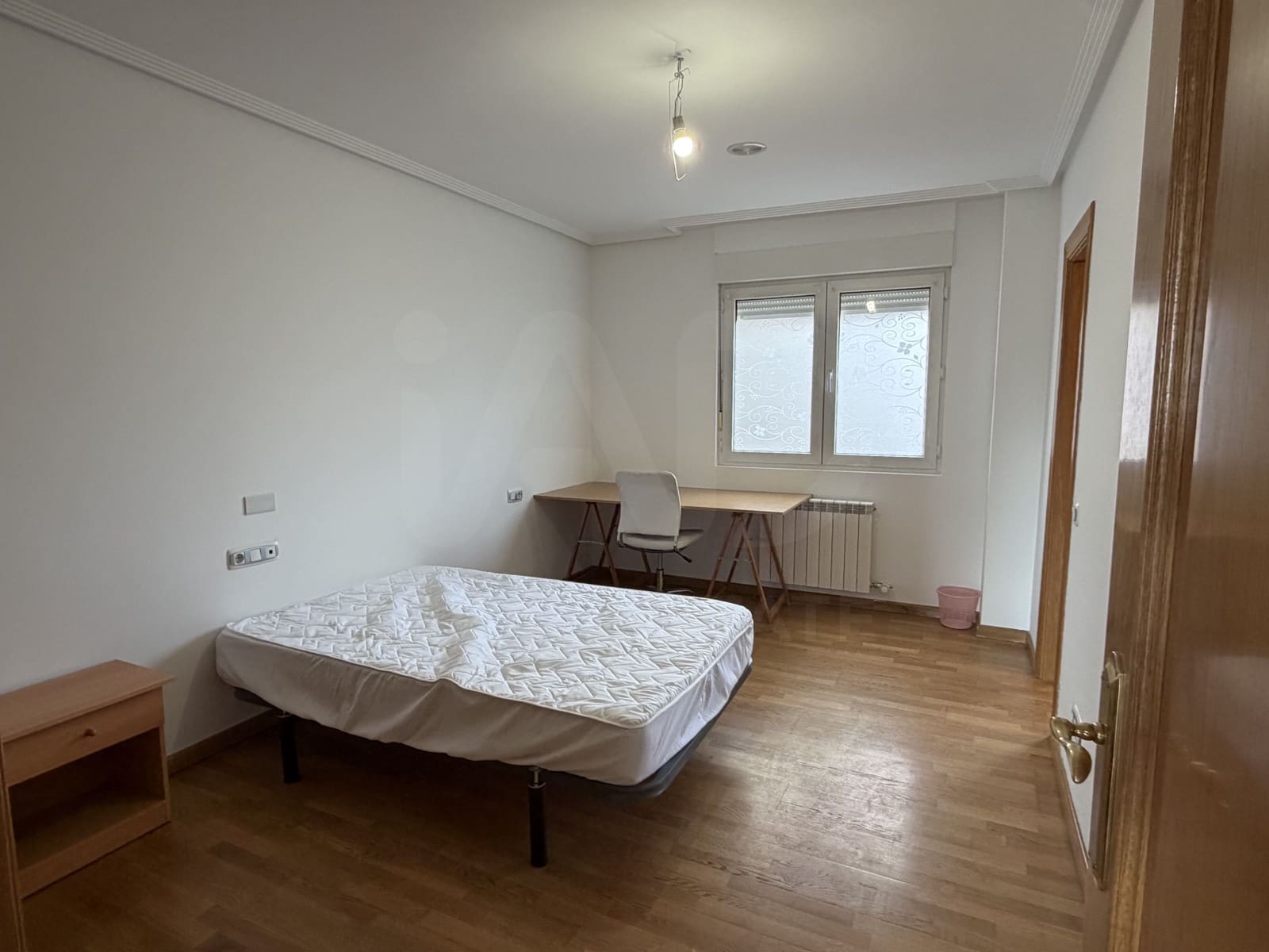 Apartamento de 3 habitaciones en León ciudad en alquiler - 900 € (Ref: 10184116)