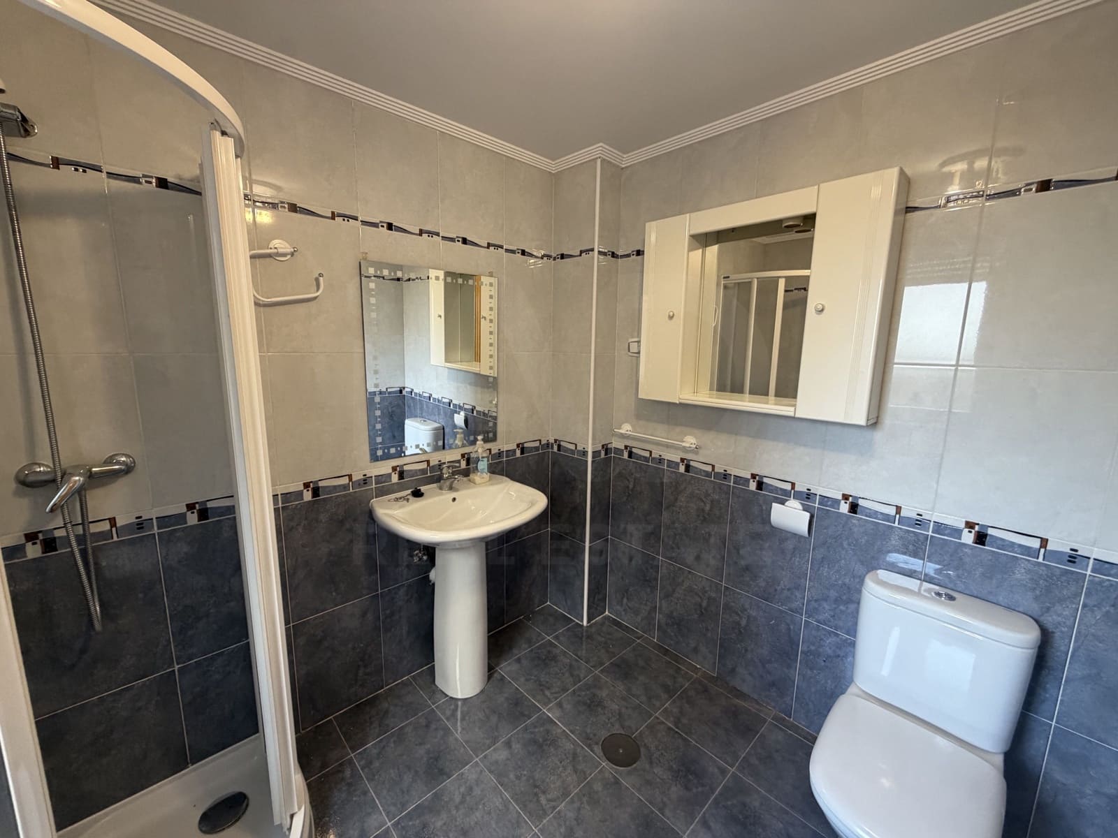 Apartamento de 3 habitaciones en León ciudad en alquiler - 900 € (Ref: 10184116)