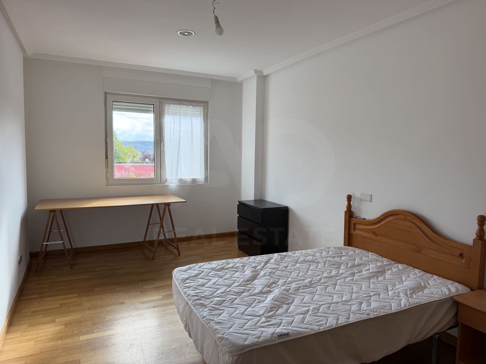 Apartamento de 3 habitaciones en León ciudad en alquiler - 900 € (Ref: 10184116)