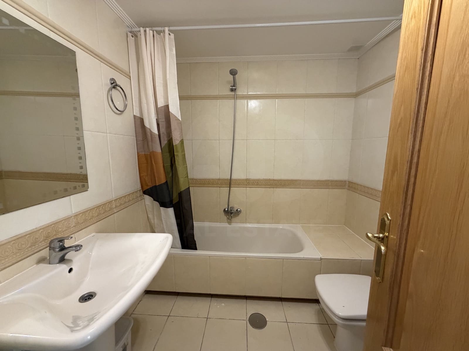 Apartamento de 3 habitaciones en León ciudad en alquiler - 900 € (Ref: 10184116)