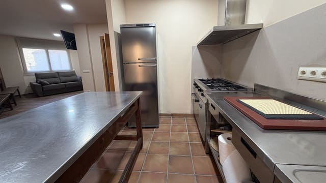 Villa/Maison de 3 chambres à louer à Ivars de Noguera - 1 300 € (Ref: 10184117)