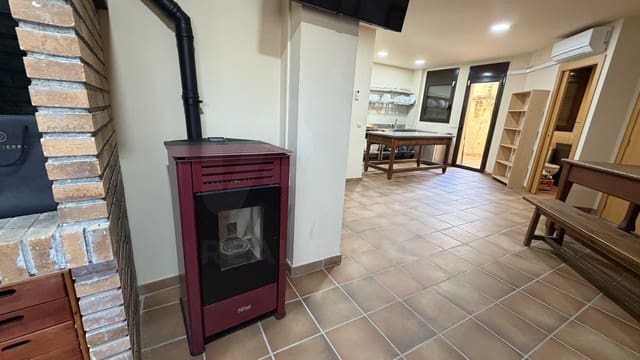3 camera da letto Villa da affittare in Ivars de Noguera - 1.300 € (Rif: 10184117)