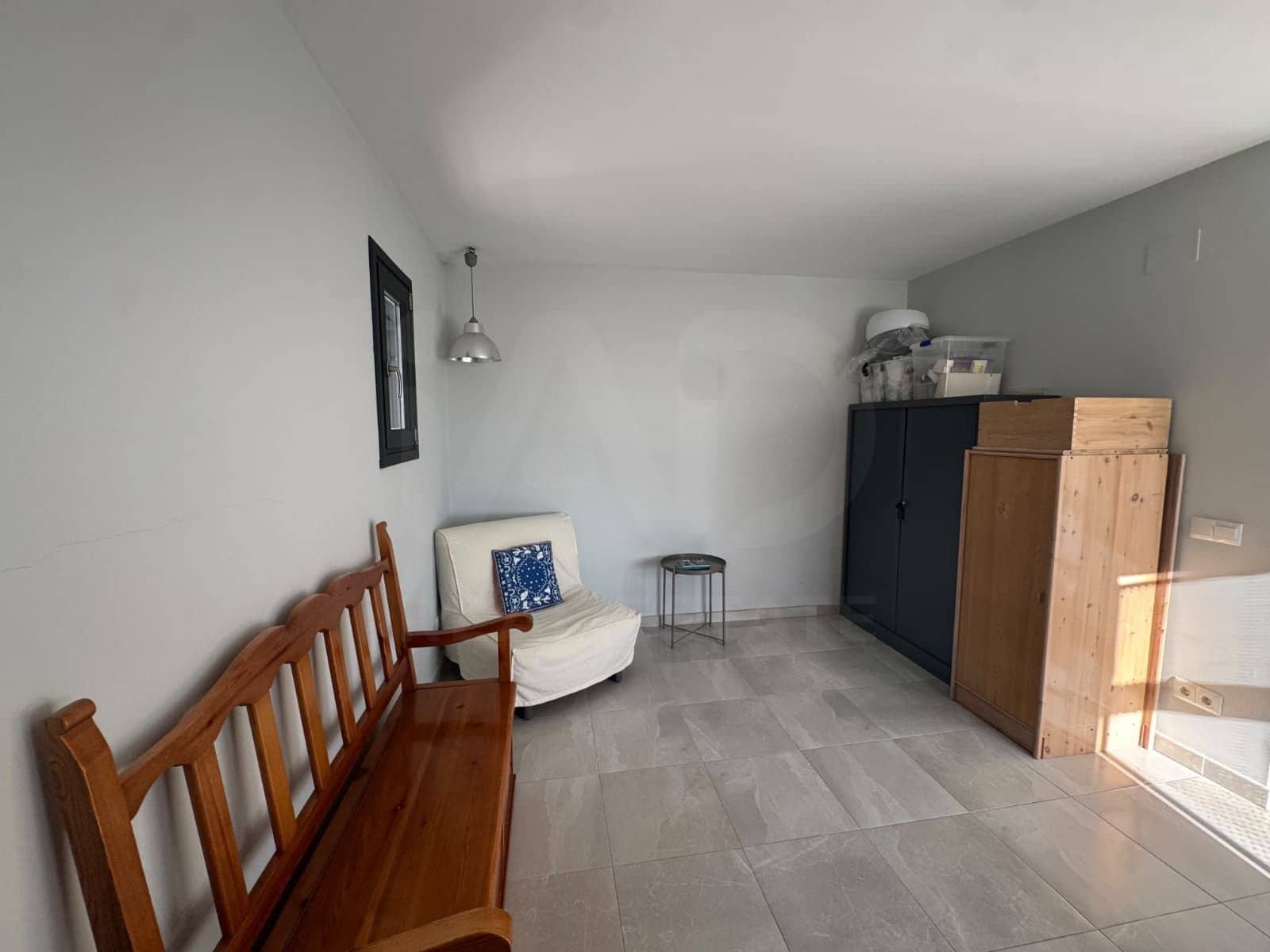 Huvila myytävänä paikassa San Roman de los Montes mukana 
autotalli - 330 000 € (Ref: 10184812)