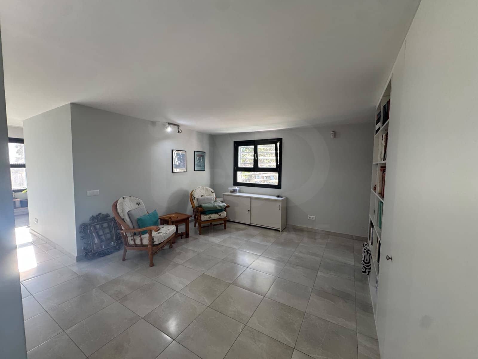 Huvila myytävänä paikassa San Roman de los Montes mukana 
autotalli - 330 000 € (Ref: 10184812)