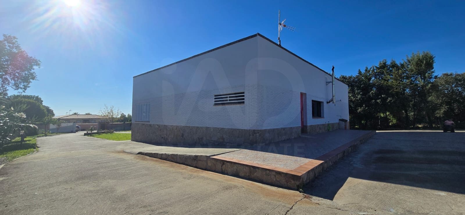 Huvila myytävänä paikassa San Roman de los Montes mukana 
autotalli - 330 000 € (Ref: 10184812)