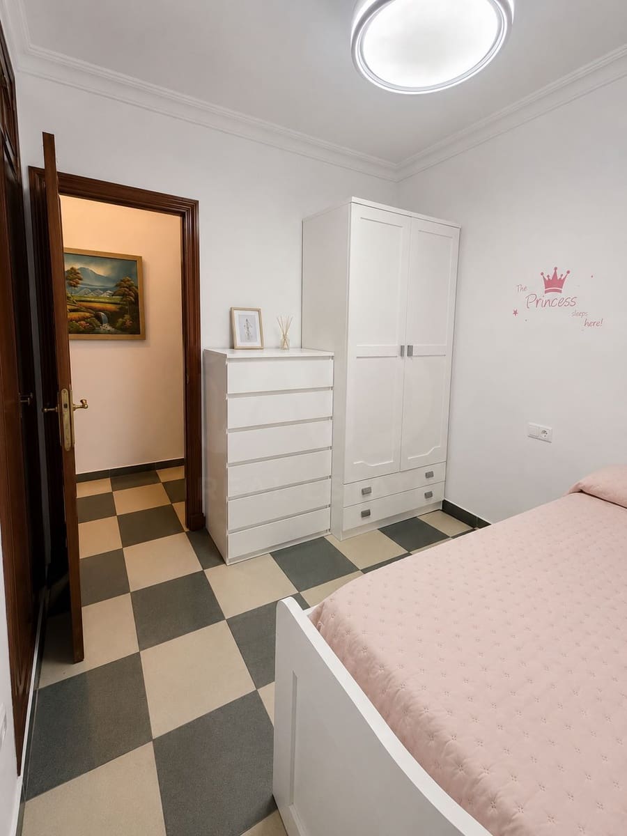 3 soveværelse Lejlighed til salg i Lepe - € 135.000 (Ref: 10184814)