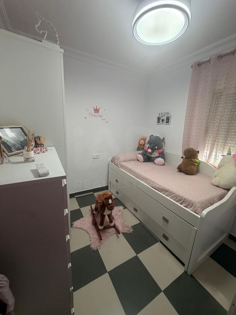3 soveværelse Lejlighed til salg i Lepe - € 135.000 (Ref: 10184814)