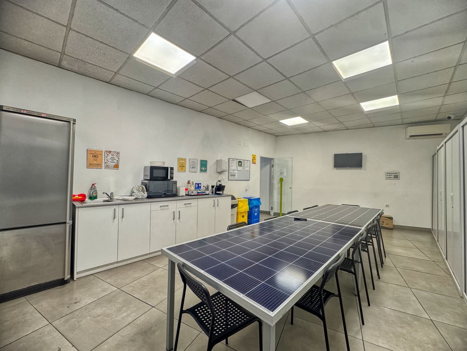 Kaupallinen myytävänä paikassa Mostoles mukana 
autotalli - 1 100 000 € (Ref: 10186070)