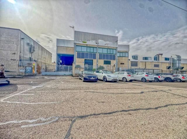 Kaupallinen myytävänä paikassa Móstoles mukana 
autotalli - 1 100 000 € (Ref: 10186070)