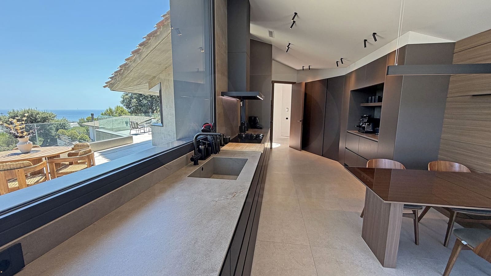 Byhus til salg i Premia de Dalt med swimmingpool garage - € 2.980.000 (Ref: 10186072)