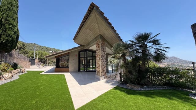 Byhus til salg i Premià de Dalt med swimmingpool garage - € 2.980.000 (Ref: 10186072)