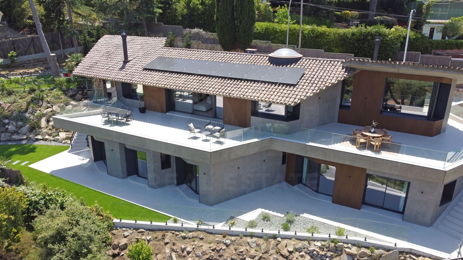Byhus til salg i Premia de Dalt med swimmingpool garage - € 2.980.000 (Ref: 10186072)