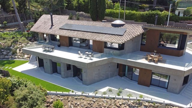 Byhus til salg i Premià de Dalt med swimmingpool garage - € 2.980.000 (Ref: 10186072)