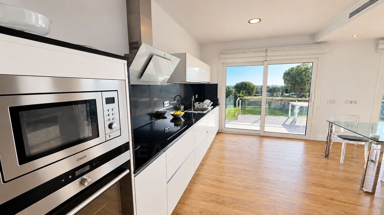 4 slaapkamer Villa te koop in Puerto Real - € 745.000 (Ref: 10186073)