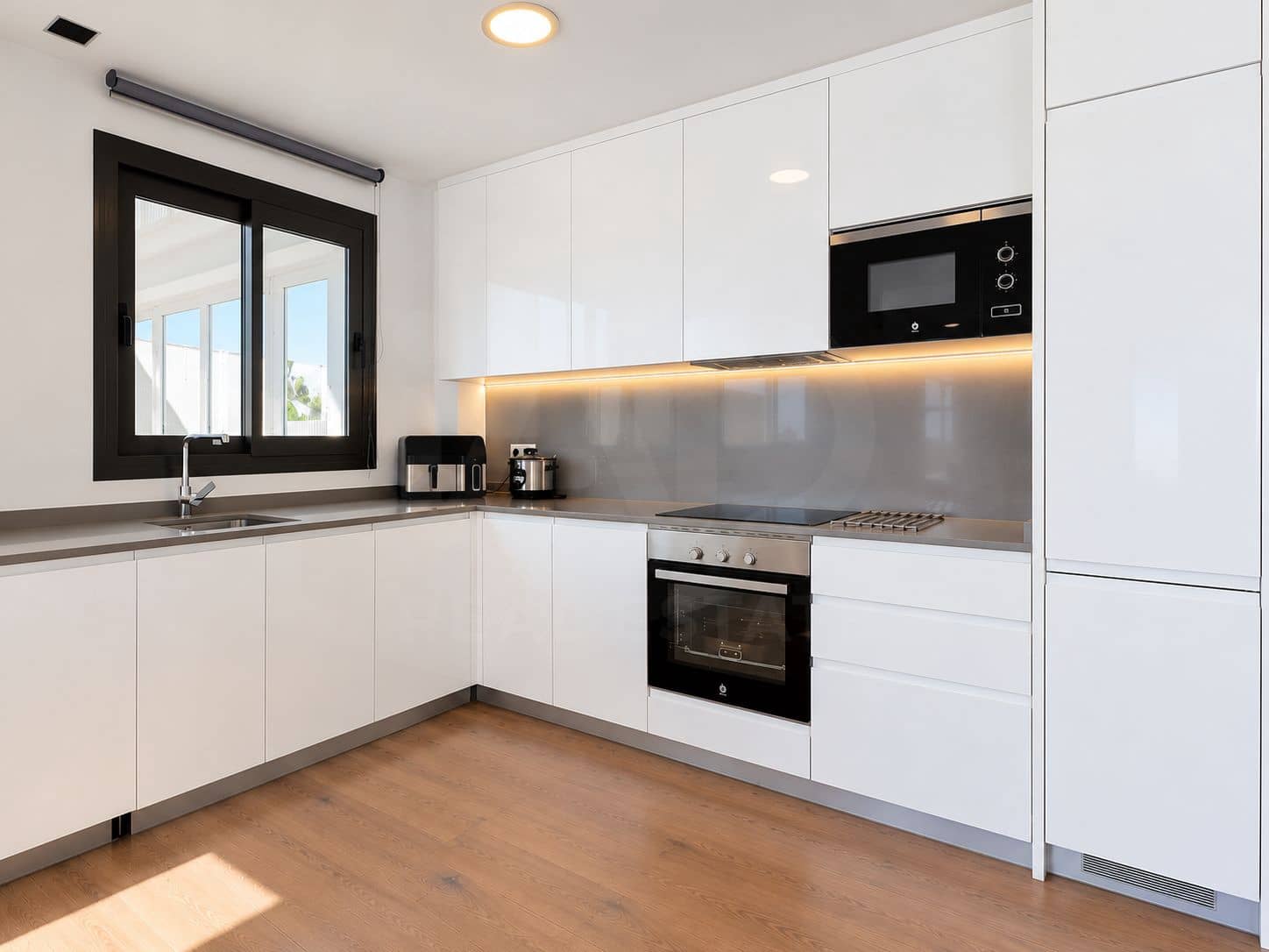 3 soveværelse Rækkehus til salg i Velez-Malaga med garage - € 650.000 (Ref: 10186074)